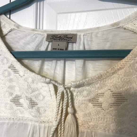 lucky brand women’s shirt. - Picture 3 of 4